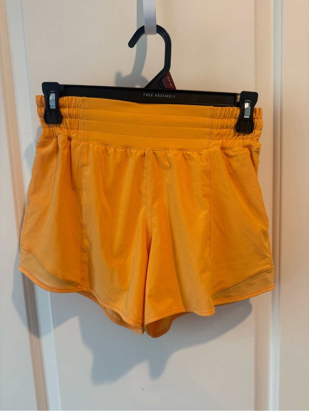 Women's Lululemon Hotty Hot Low-Rise Lined Short 2.5”